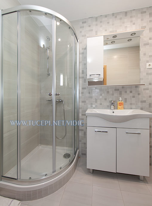 apartments Vidić, Tučepi - bathroom