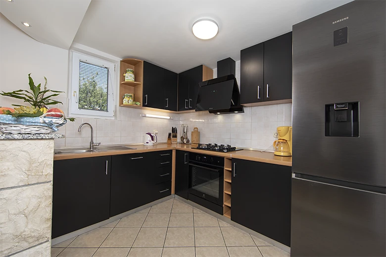 Villa Fina, Tučepi, house - kitchen