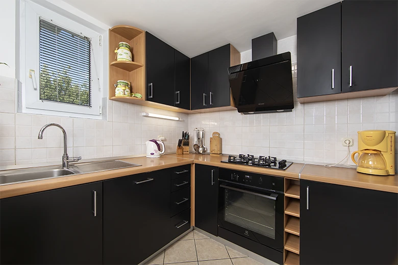 Villa Fina, Tučepi, house - kitchen