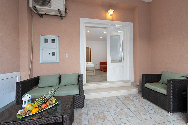 apartment Villa Fina, Tučepi - veranda