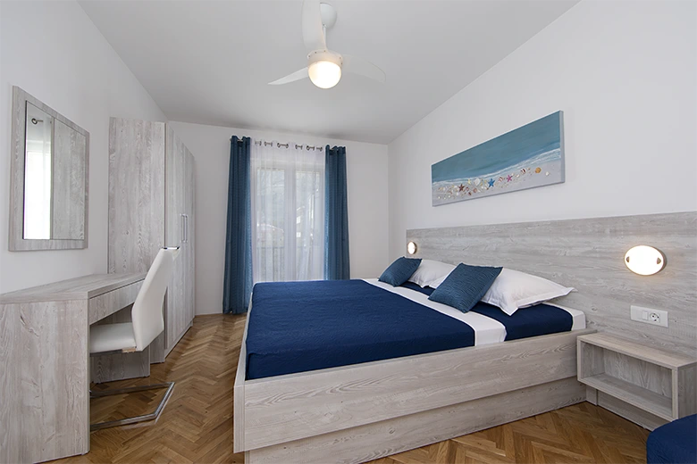 Apartments Vila Marko, Tučepi - bedroom