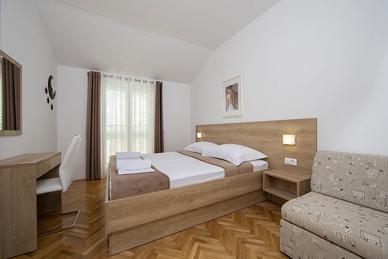 Apartments Vila Marko, Tučepi - bedroom