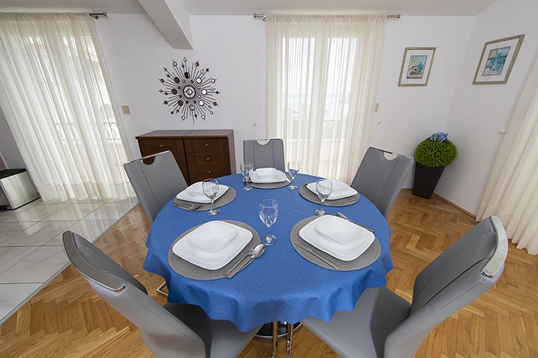Apartments Vila Marko, Tučepi - dining room