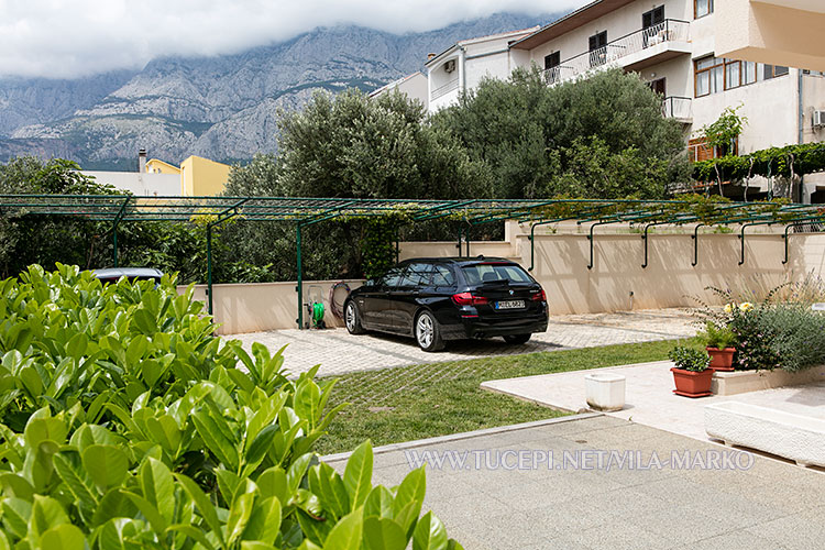 Apartments Vila Marko, Tučepi - parking