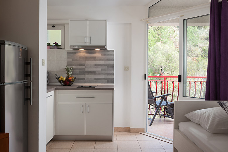 kitchen - Apartments Vila Nela, Tučepi