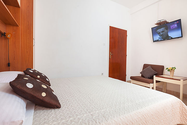 Apartments Vila Nela, Tučepi - bed