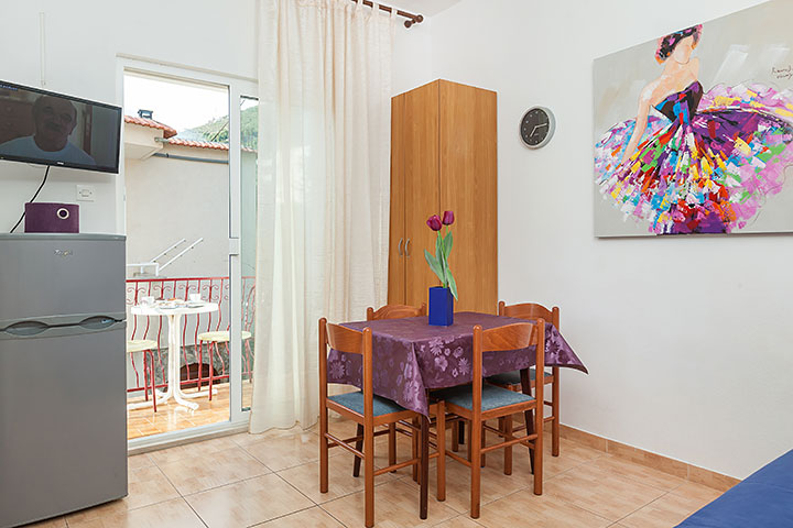 Apartments Vila Nela, Tučepi - dining room