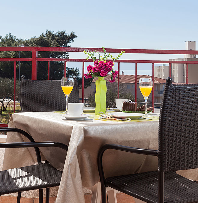 Apartments Vila Nela, Tučepi - balcony with sea view