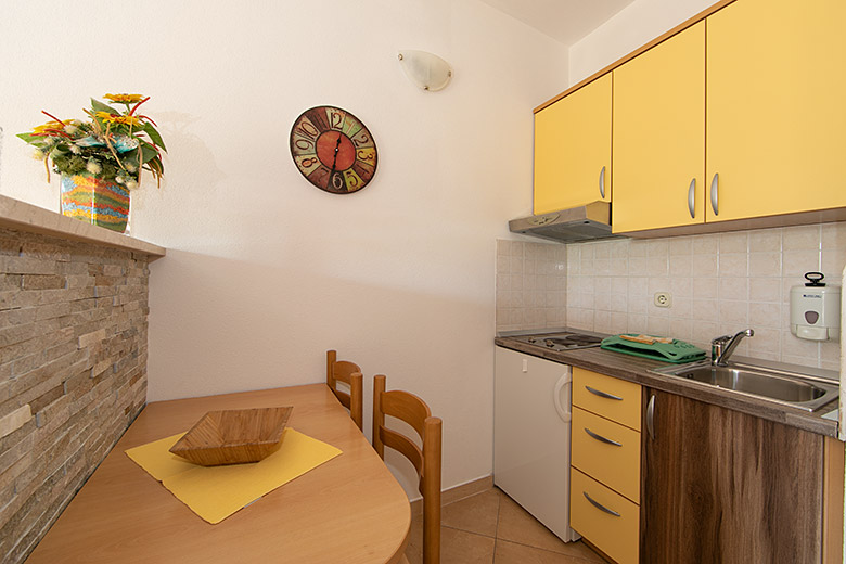 dining room - Apartments Norka, Tučepi