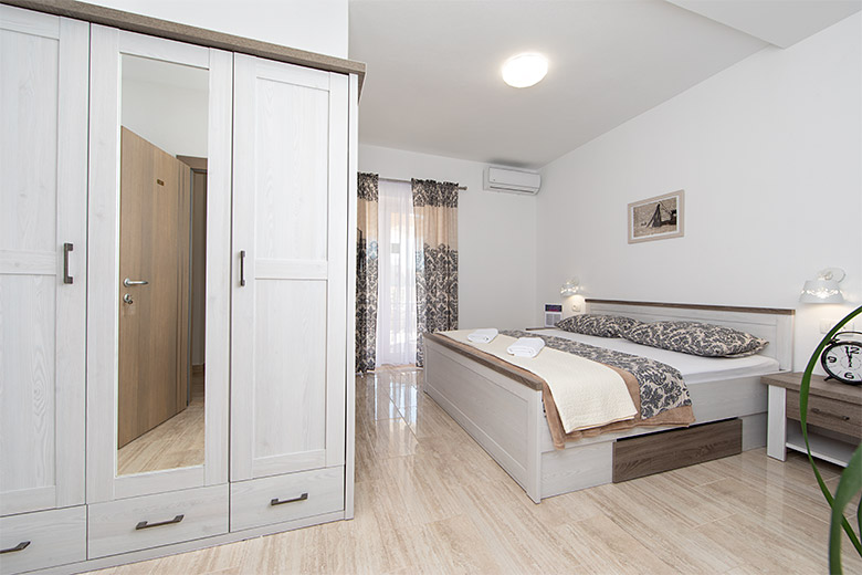 bedroom - Apartments Viskovića dvori, Tučepi