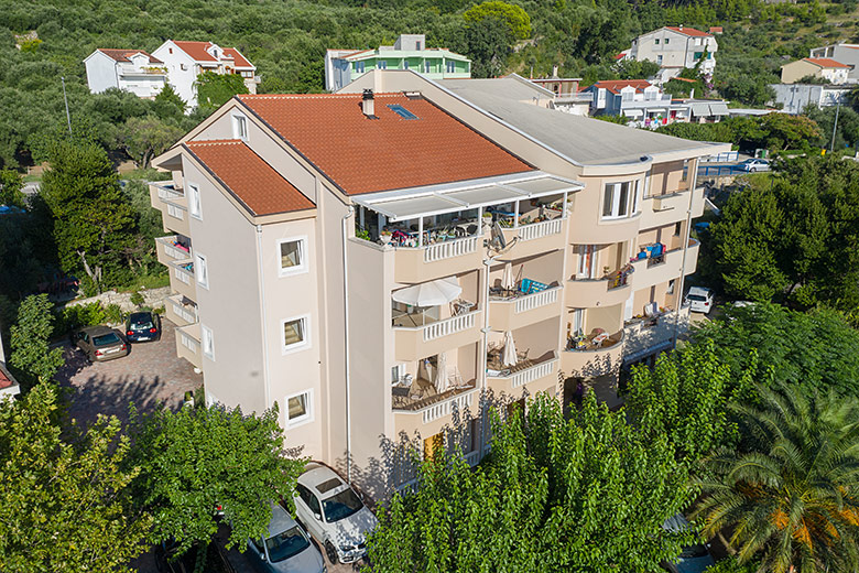 Viskovića dvori house - aerial view