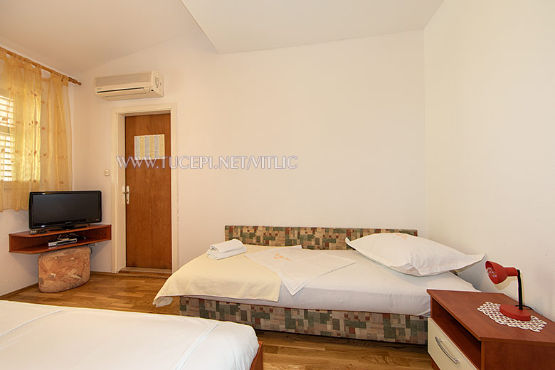 Apartments Vitlić, Tučepi - bedroom