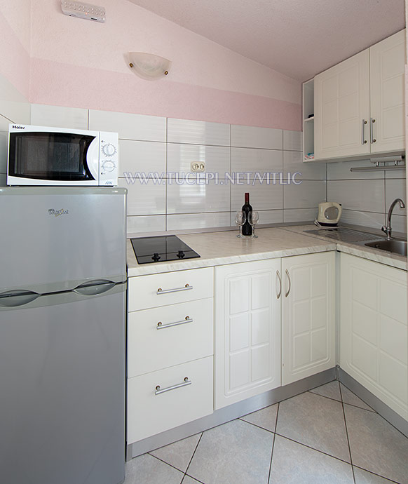 Apartments Vitlić, Tučepi - kitchen