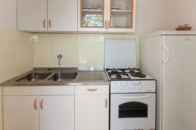 Apartments Vitlić, Tučepi - kitchen