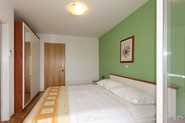 Apartments Vitlić, Tučepi - bedroom