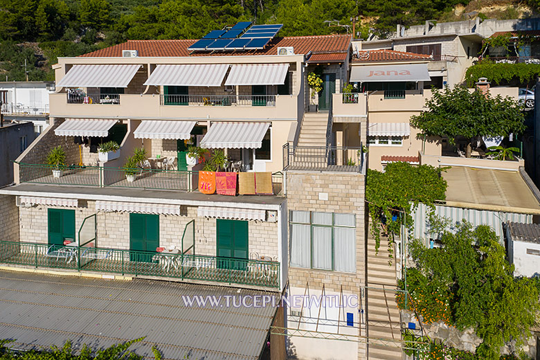 apartments Vitlić, house - aerial view