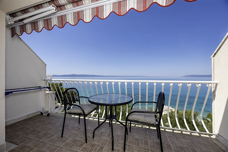 Apartments Ženja, Tučepi - balcony with sea view