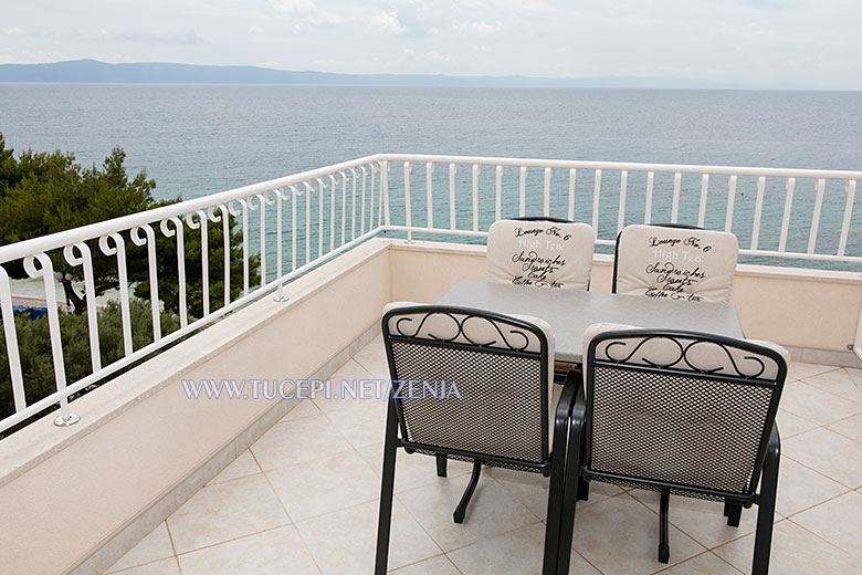 Apartments Ženja, Tučepi - balcony with sea view