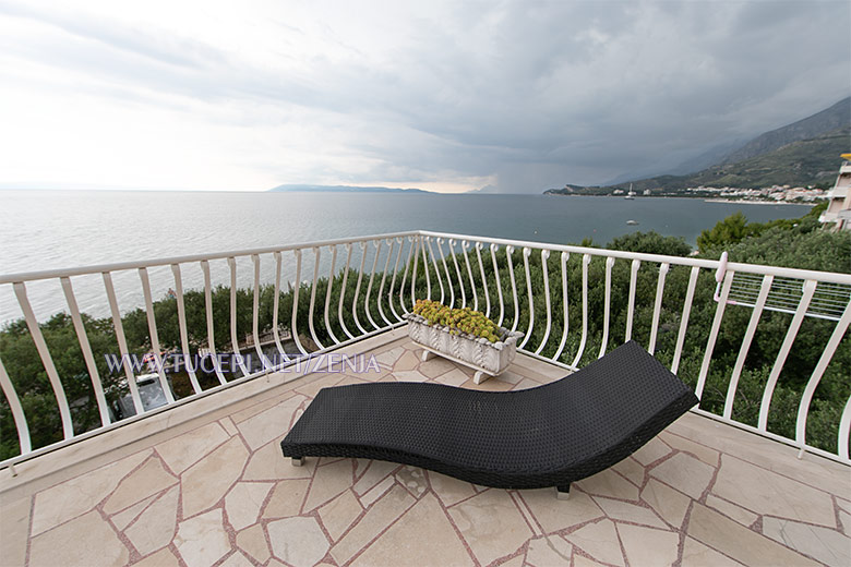 Apartments Ženja, Tučepi - balcony with sea view