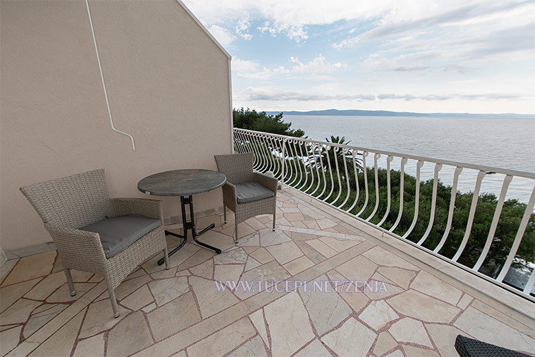 Apartments Ženja, Tučepi - balcony with sea view