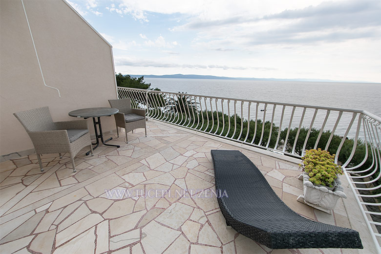 Apartments Ženja, Tučepi - balcony with sea view