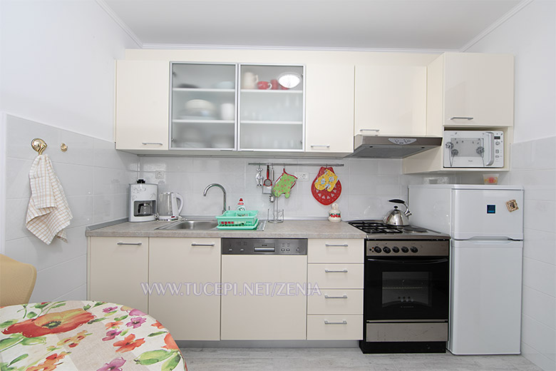 Apartments Ženja, Tučepi - kitchen