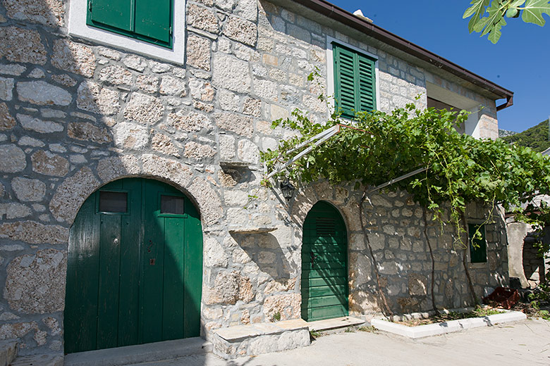 house Ševelji - apartments Ženja